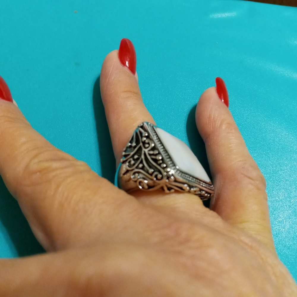 Ring - Picture 2 of 8